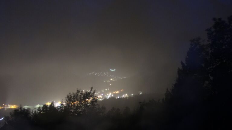 Dieses Bild zeigt eine Webcam-Aufnahme vom Achertal, aufgenommen am Dienstag, den 13.10.2026 um 20:30 Uhr. Die Temperatur betrug 11.1°C.