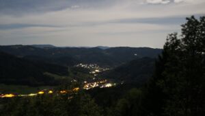 Dieses Bild zeigt eine Webcam-Aufnahme vom Achertal, aufgenommen am Dienstag, den 29.09.2026 um 05:30 Uhr. Die Temperatur betrug 21.6°C.