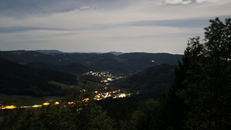 Dieses Bild zeigt eine Webcam-Aufnahme vom Achertal, aufgenommen am Dienstag, den 29.09.2026 um 05:30 Uhr. Die Temperatur betrug 21.6°C.