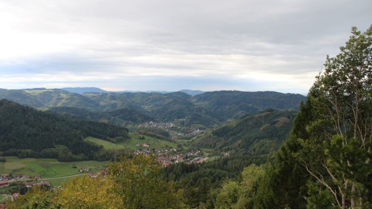 Dieses Bild zeigt eine Webcam-Aufnahme vom Achertal, aufgenommen am Freitag, den 23.10.2026 um 11:50 Uhr. Die Temperatur betrug 10.7°C.