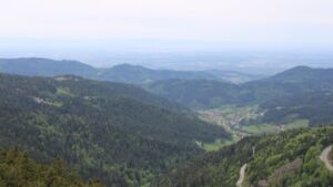 Dieses Bild zeigt eine Webcam-Aufnahme vom Achertal, aufgenommen am Montag, den 04.05.2026 um 11:20 Uhr. Die Temperatur betrug 12.9°C.