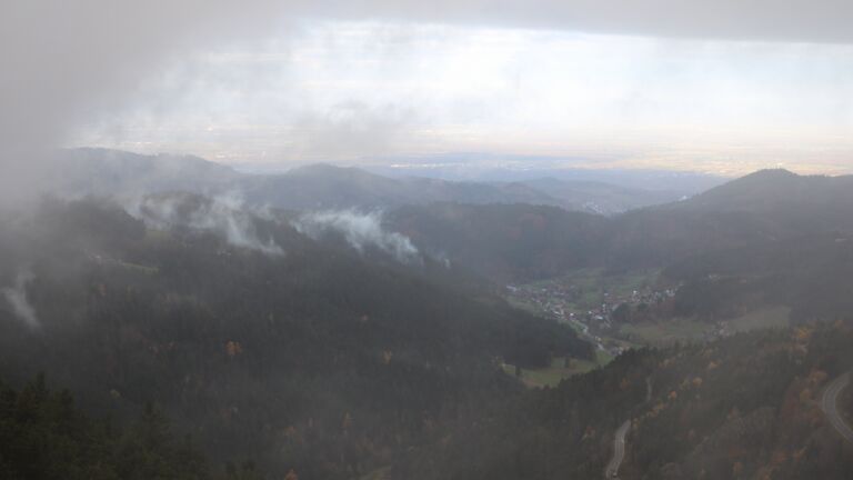 Dieses Bild zeigt eine Webcam-Aufnahme vom Achertal, aufgenommen am Montag, den 03.11.2025 um 08:30 Uhr. Die Temperatur betrug 2.8°C.