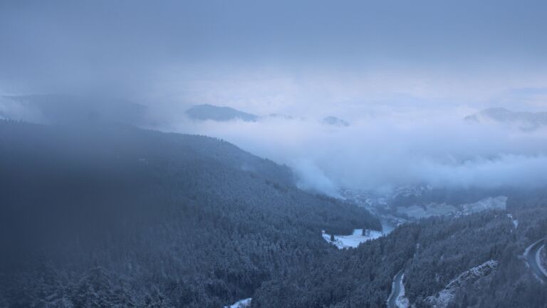 Dieses Bild zeigt eine Webcam-Aufnahme vom Achertal, aufgenommen am Freitag, den 21.11.2025 um 09:20 Uhr. Die Temperatur betrug -4.8°C.