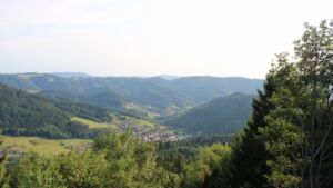Dieses Bild zeigt eine Webcam-Aufnahme vom Achertal, aufgenommen am Samstag, den 25.07.2026 um 19:10 Uhr. Die Temperatur betrug 30.4°C.