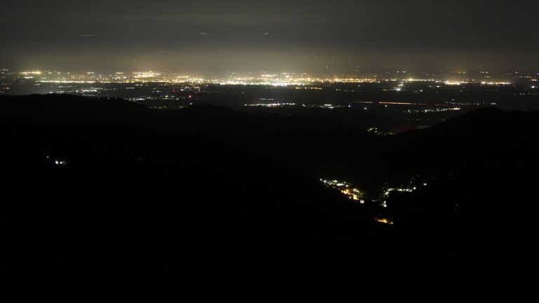 Dieses Bild zeigt eine Webcam-Aufnahme vom Achertal, aufgenommen am Donnerstag, den 18.09.2025 um 02:30 Uhr. Die Temperatur betrug 12.2°C.