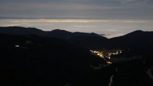 Dieses Bild zeigt eine Webcam-Aufnahme vom Achertal, aufgenommen am Donnerstag, den 26.02.2026 um 00:00 Uhr. Die Temperatur betrug 10.7°C.