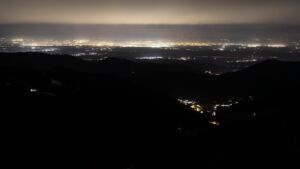 Dieses Bild zeigt eine Webcam-Aufnahme vom Achertal, aufgenommen am Samstag, den 17.01.2026 um 03:30 Uhr. Die Temperatur betrug 7.8°C.