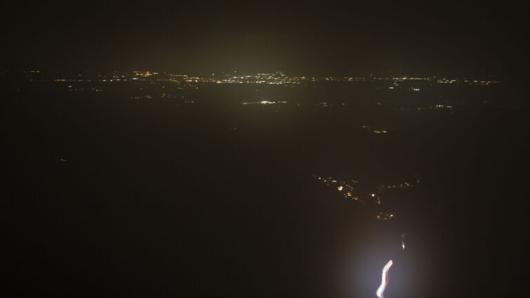 Dieses Bild zeigt eine Webcam-Aufnahme vom Achertal, aufgenommen am Montag, den 27.10.2025 um 18:40 Uhr. Die Temperatur betrug 2.7°C.