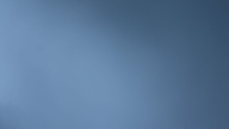 Dieses Bild zeigt eine Webcam-Aufnahme vom Achertal, aufgenommen am Montag, den 27.10.2025 um 07:10 Uhr. Die Temperatur betrug 0.2°C.