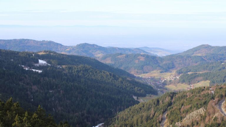 Dieses Bild zeigt eine Webcam-Aufnahme vom Achertal, aufgenommen am Samstag, den 17.01.2026 um 10:50 Uhr. Die Temperatur betrug 6.9°C.