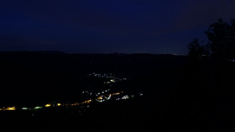Dieses Bild zeigt eine Webcam-Aufnahme vom Achertal, aufgenommen am Sonntag, den 20.09.2026 um 06:10 Uhr. Die Temperatur betrug 15.1°C.