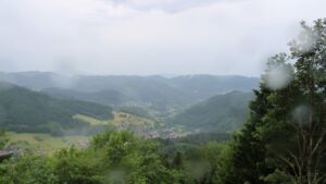 Dieses Bild zeigt eine Webcam-Aufnahme vom Achertal, aufgenommen am Montag, den 08.06.2026 um 18:10 Uhr. Die Temperatur betrug 15.7°C.