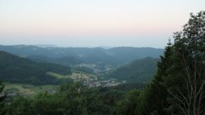 Dieses Bild zeigt eine Webcam-Aufnahme vom Achertal, aufgenommen am Mittwoch, den 27.05.2026 um 05:30 Uhr. Die Temperatur betrug 21.8°C.