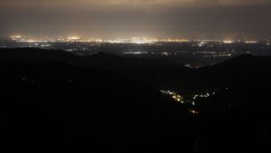 Dieses Bild zeigt eine Webcam-Aufnahme vom Achertal, aufgenommen am Donnerstag, den 03.07.2025 um 01:30 Uhr. Die Temperatur betrug 19.6°C.