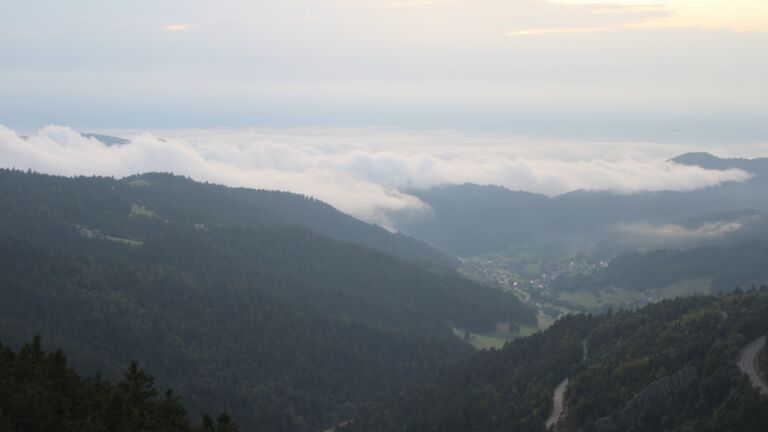 Dieses Bild zeigt eine Webcam-Aufnahme vom Achertal, aufgenommen am Montag, den 08.09.2025 um 19:40 Uhr. Die Temperatur betrug 14.2°C.