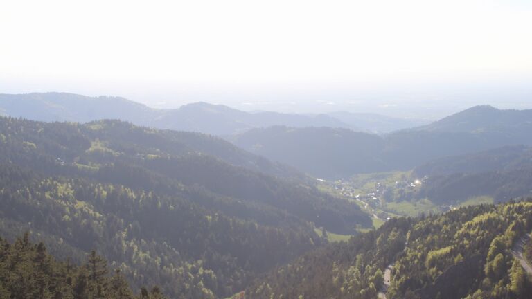 Dieses Bild zeigt eine Webcam-Aufnahme vom Achertal, aufgenommen am Samstag, den 25.04.2026 um 18:40 Uhr. Die Temperatur betrug 14.4°C.