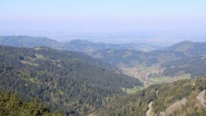 Dieses Bild zeigt eine Webcam-Aufnahme vom Achertal, aufgenommen am Mittwoch, den 22.04.2026 um 10:20 Uhr. Die Temperatur betrug 3.9°C.