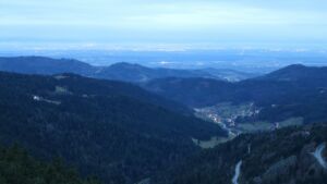 Dieses Bild zeigt eine Webcam-Aufnahme vom Achertal, aufgenommen am Samstag, den 06.12.2025 um 07:40 Uhr. Die Temperatur betrug 1.8°C.