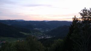 Dieses Bild zeigt eine Webcam-Aufnahme vom Achertal, aufgenommen am Samstag, den 12.09.2026 um 20:10 Uhr. Die Temperatur betrug 18.6°C.