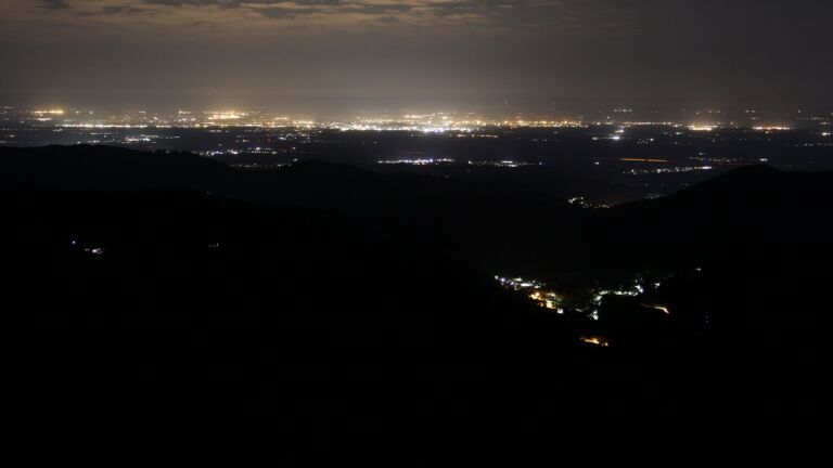 Dieses Bild zeigt eine Webcam-Aufnahme vom Achertal, aufgenommen am Freitag, den 02.05.2025 um 03:50 Uhr. Die Temperatur betrug 17.5°C.