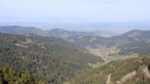 Dieses Bild zeigt eine Webcam-Aufnahme vom Achertal, aufgenommen am Freitag, den 17.04.2026 um 09:00 Uhr. Die Temperatur betrug 12.2°C.