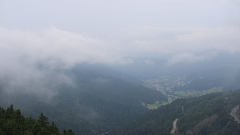 Dieses Bild zeigt eine Webcam-Aufnahme vom Achertal, aufgenommen am Samstag, den 26.07.2025 um 09:40 Uhr. Die Temperatur betrug 15.4°C.