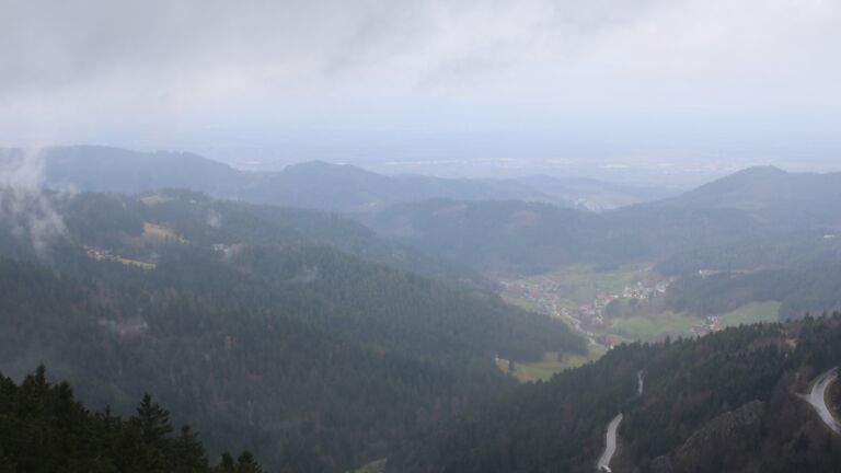 Dieses Bild zeigt eine Webcam-Aufnahme vom Achertal, aufgenommen am Mittwoch, den 11.03.2026 um 12:10 Uhr. Die Temperatur betrug 5.3°C.