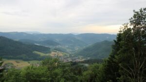 Dieses Bild zeigt eine Webcam-Aufnahme vom Achertal, aufgenommen am Sonntag, den 31.05.2026 um 20:00 Uhr. Die Temperatur betrug 15.6°C.