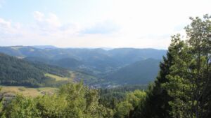 Dieses Bild zeigt eine Webcam-Aufnahme vom Achertal, aufgenommen am Mittwoch, den 05.08.2026 um 18:30 Uhr. Die Temperatur betrug 32°C.