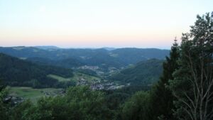 Dieses Bild zeigt eine Webcam-Aufnahme vom Achertal, aufgenommen am Sonntag, den 12.07.2026 um 05:50 Uhr. Die Temperatur betrug 18.9°C.