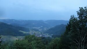 Dieses Bild zeigt eine Webcam-Aufnahme vom Achertal, aufgenommen am Freitag, den 31.07.2026 um 21:10 Uhr. Die Temperatur betrug 17.6°C.