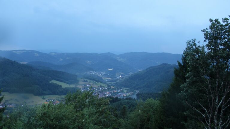 Dieses Bild zeigt eine Webcam-Aufnahme vom Achertal, aufgenommen am Freitag, den 31.07.2026 um 21:10 Uhr. Die Temperatur betrug 17.6°C.