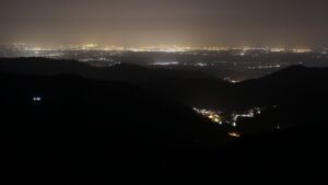 Dieses Bild zeigt eine Webcam-Aufnahme vom Achertal, aufgenommen am Montag, den 09.03.2026 um 22:30 Uhr. Die Temperatur betrug 9.1°C.