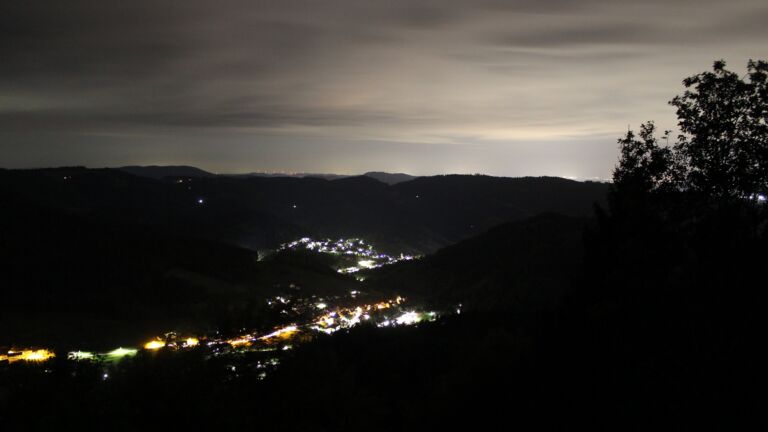 Dieses Bild zeigt eine Webcam-Aufnahme vom Achertal, aufgenommen am Donnerstag, den 24.09.2026 um 05:30 Uhr. Die Temperatur betrug 14.2°C.