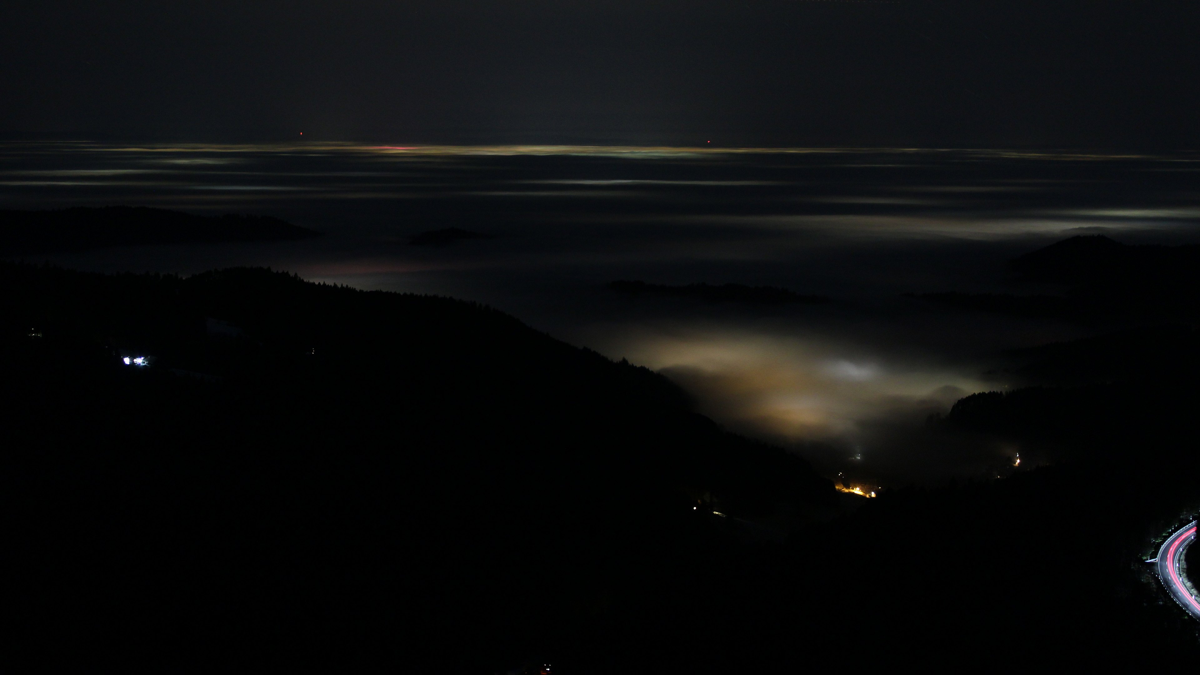 Dieses Bild zeigt eine Webcam-Aufnahme vom Achertal, aufgenommen am Montag, den 19.01.2026 um 21:10 Uhr. Die Temperatur betrug 6.4°C.