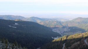 Dieses Bild zeigt eine Webcam-Aufnahme vom Achertal, aufgenommen am Dienstag, den 02.12.2025 um 09:20 Uhr. Die Temperatur betrug 2.9°C.