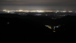 Dieses Bild zeigt eine Webcam-Aufnahme vom Achertal, aufgenommen am Freitag, den 10.04.2026 um 02:00 Uhr. Die Temperatur betrug 11.4°C.