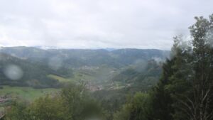 Dieses Bild zeigt eine Webcam-Aufnahme vom Achertal, aufgenommen am Samstag, den 10.10.2026 um 12:10 Uhr. Die Temperatur betrug 8°C.