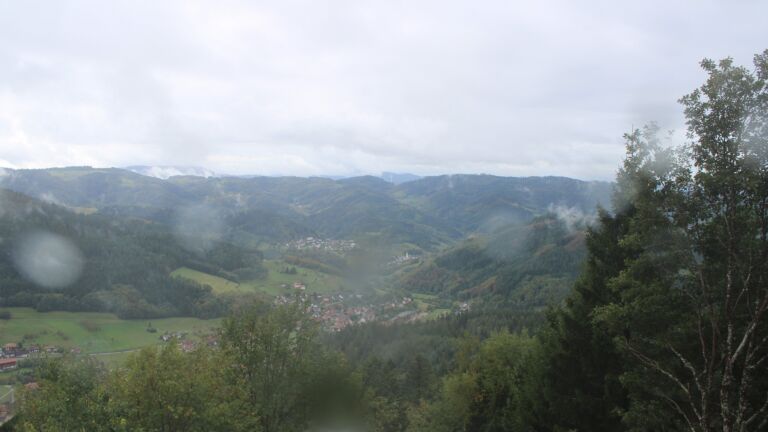 Dieses Bild zeigt eine Webcam-Aufnahme vom Achertal, aufgenommen am Samstag, den 10.10.2026 um 12:10 Uhr. Die Temperatur betrug 8°C.