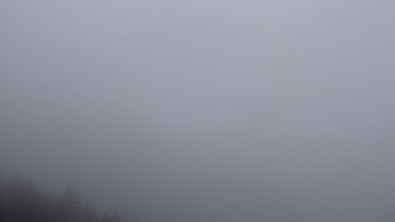 Dieses Bild zeigt eine Webcam-Aufnahme vom Achertal, aufgenommen am Dienstag, den 21.10.2025 um 11:50 Uhr. Die Temperatur betrug 7.5°C.