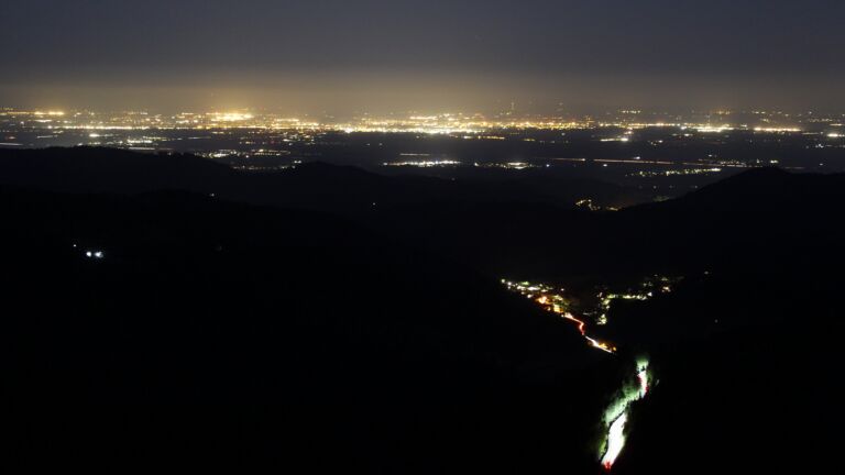 Dieses Bild zeigt eine Webcam-Aufnahme vom Achertal, aufgenommen am Donnerstag, den 23.04.2026 um 05:00 Uhr. Die Temperatur betrug 4.1°C.