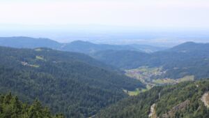 Dieses Bild zeigt eine Webcam-Aufnahme vom Achertal, aufgenommen am Dienstag, den 26.08.2025 um 14:30 Uhr. Die Temperatur betrug 20.9°C.