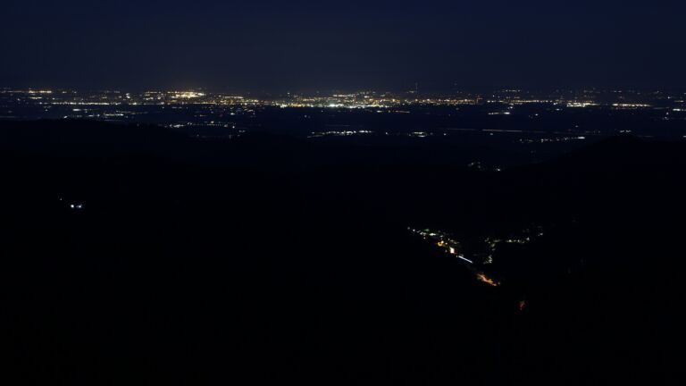 Dieses Bild zeigt eine Webcam-Aufnahme vom Achertal, aufgenommen am Freitag, den 17.04.2026 um 05:30 Uhr. Die Temperatur betrug 9.7°C.