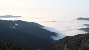 Dieses Bild zeigt eine Webcam-Aufnahme vom Achertal, aufgenommen am Montag, den 19.01.2026 um 15:50 Uhr. Die Temperatur betrug 9.8°C.