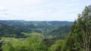 Dieses Bild zeigt eine Webcam-Aufnahme vom Achertal, aufgenommen am Sonntag, den 17.05.2026 um 10:30 Uhr. Die Temperatur betrug 10.4°C.