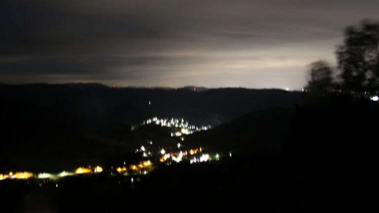 Dieses Bild zeigt eine Webcam-Aufnahme vom Achertal, aufgenommen am Samstag, den 13.06.2026 um 03:10 Uhr. Die Temperatur betrug 13.9°C.