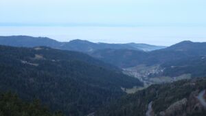 Dieses Bild zeigt eine Webcam-Aufnahme vom Achertal, aufgenommen am Mittwoch, den 17.12.2025 um 08:10 Uhr. Die Temperatur betrug 5.4°C.