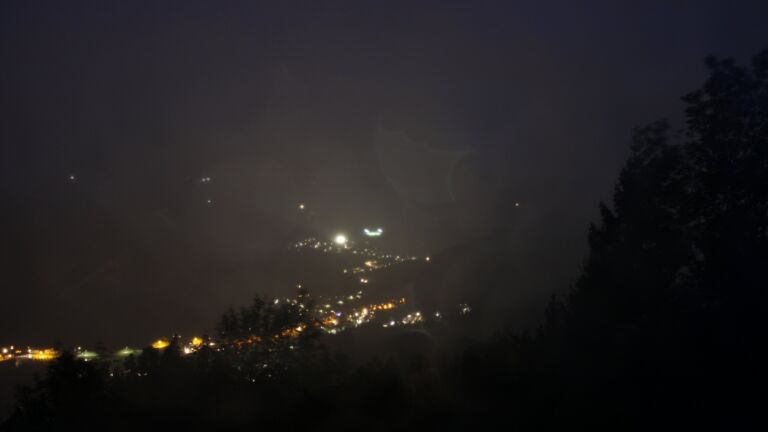 Dieses Bild zeigt eine Webcam-Aufnahme vom Achertal, aufgenommen am Dienstag, den 13.10.2026 um 19:40 Uhr. Die Temperatur betrug 11.3°C.