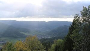 Dieses Bild zeigt eine Webcam-Aufnahme vom Achertal, aufgenommen am Mittwoch, den 28.10.2026 um 14:30 Uhr. Die Temperatur betrug 11.5°C.