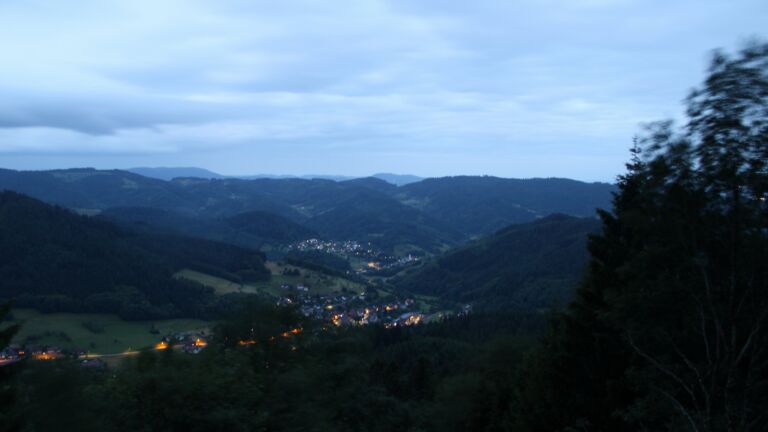 Dieses Bild zeigt eine Webcam-Aufnahme vom Achertal, aufgenommen am Samstag, den 13.06.2026 um 04:50 Uhr. Die Temperatur betrug 14.2°C.